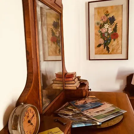 La Corte Del Segrino Bed & Breakfast